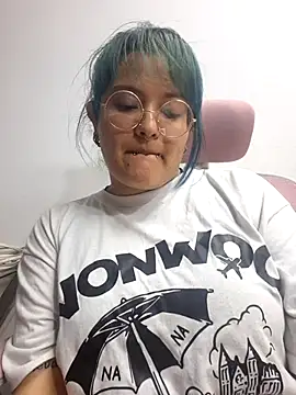 lucky-leah online show from May 13, 2026, 4:08 am