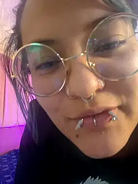 lucky-leah online show from June 25, 2026, 3:48 am