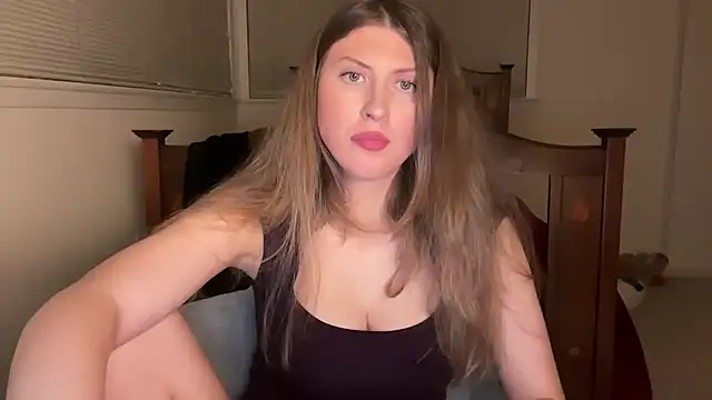 YUMIandbigWOLF online show from May 7, 2026, 4:28 am