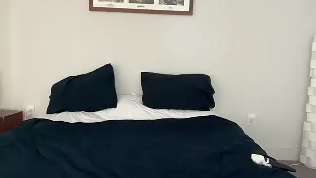 YUMIandbigWOLF online show from March 14, 2025, 8:38 pm