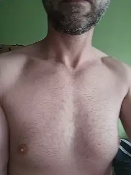 niesmialy39oon online show from September 10, 2025, 4:28 pm