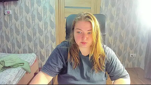 valery1610 online show from July 28, 2026, 8:22 am