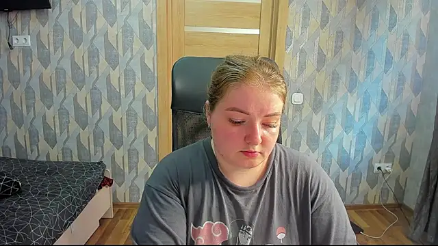 valery1610 online show from June 30, 2026, 4:51 pm