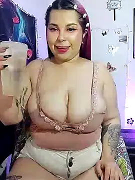 Snapshot of Hada_dracanae chatting on February 7, 2025, 12:53 am Hada dracanae online show from February 7, 2025, 12:53 am