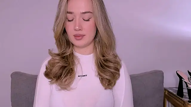 CindyKissable online show from December 4, 2025, 5:23 pm