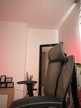 evangeline ch online show from November 14, 2025, 4:21 pm