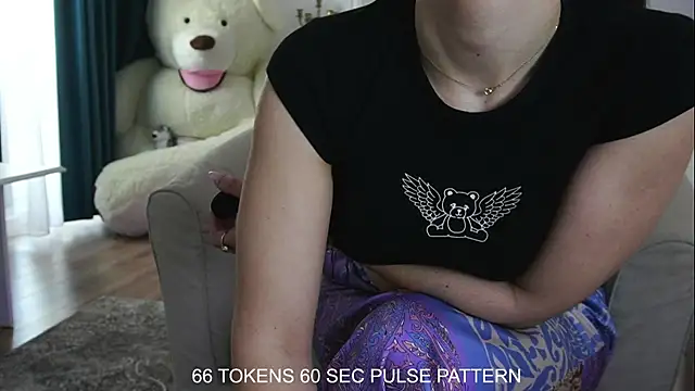 ivyleague  online show from March 10, 2025, 8:06 am