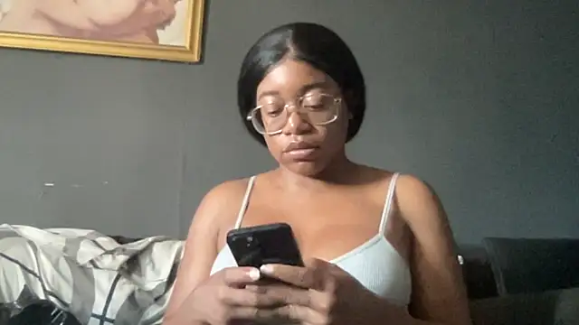 MommyConfident online show from September 28, 2025, 5:53 pm