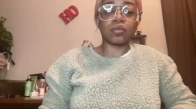 MommyConfident online show from March 22, 2025, 1:11 am