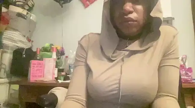 MommyConfident online show from February 18, 2025, 4:48 am