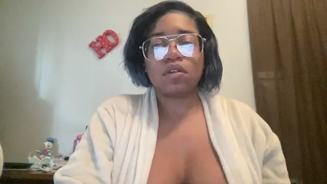 MommyConfident online show from October 21, 2025, 1:10 pm