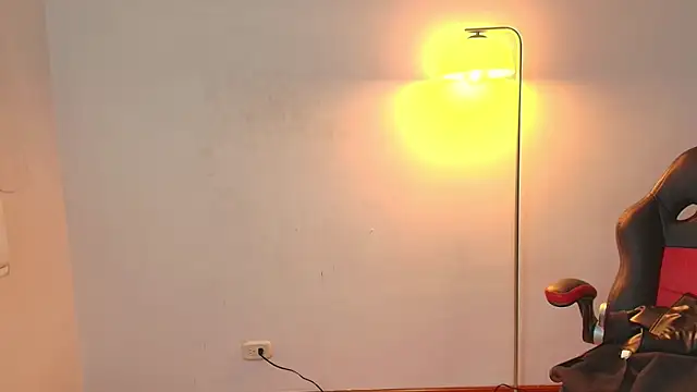 samy jonnes  online show from September 26, 2025, 11:22 pm