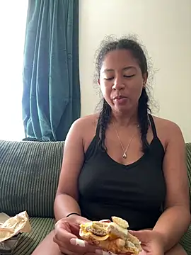VanessaBling online show from July 3, 2026, 2:56 pm