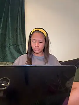 Snapshot of VanessaBling chatting on February 17, 2026, 1:47 am VanessaBling online show from February 17, 2026, 1:47 am