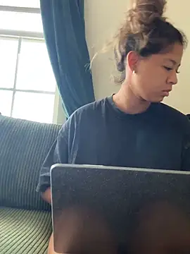 VanessaBling online show from October 4, 2025, 3:02 pm