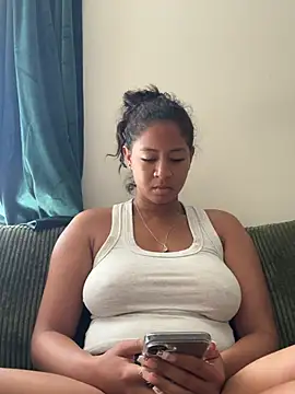 VanessaBling online show from July 5, 2026, 2:46 pm