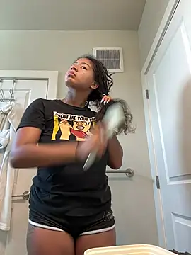 VanessaBling online show from July 27, 2026, 2:46 pm