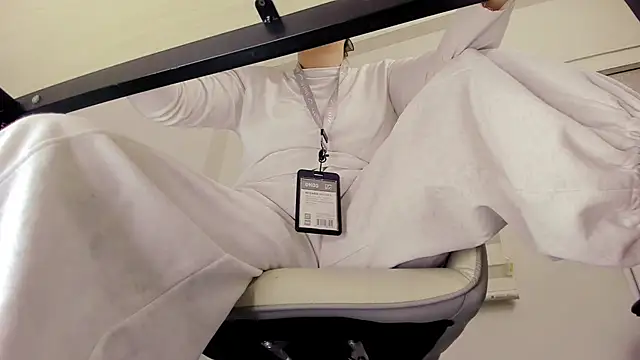 Alisa Hotfeeling online show from March 12, 2026, 2:06 am