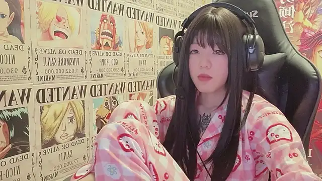 SNAKEgirlQAQ online show from June 5, 2026, 5:29 pm