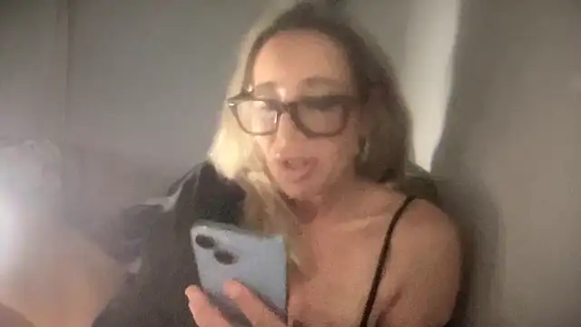 Snapshot of ALEXADANIELLE chatting on February 27, 2025, 1:19 am ALEXADANIELLE online show from February 27, 2025, 1:19 am