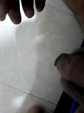 Snapshot of Buldo17 chatting on September 14, 2025, 4:46 am Buldo17 online show from September 14, 2025, 4:46 am