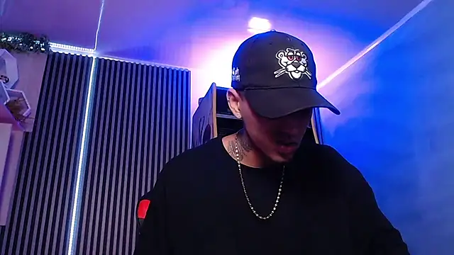 Liam lee online show from March 17, 2025, 1:29 pm