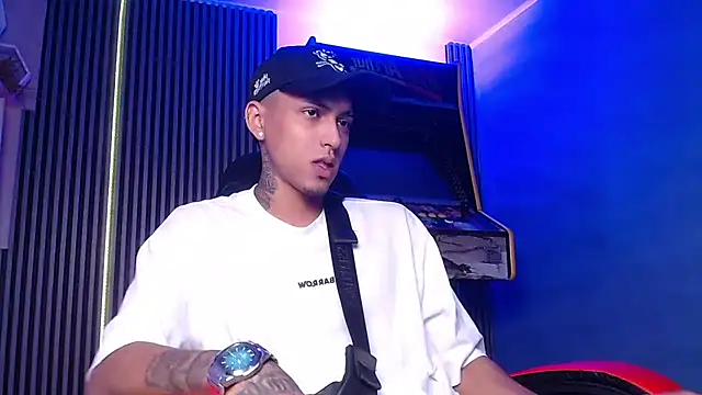 Liam lee online show from March 22, 2025, 1:19 pm