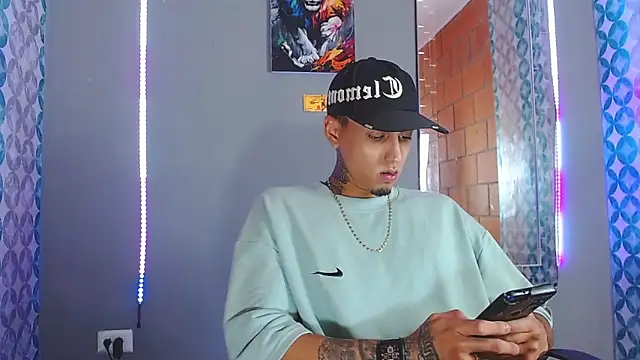 Liam lee online show from May 1, 2026, 9:09 pm