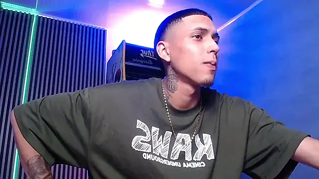 Liam lee online show from March 20, 2025, 4:42 pm