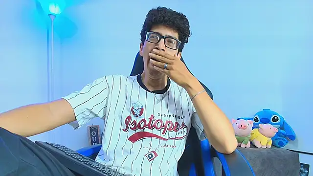 TylerWhite  online show from September 26, 2025, 5:58 am