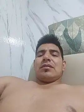 Snapshot of latino17 chatting on March 8, 2026, 12:05 am latino17 online show from March 8, 2026, 12:05 am