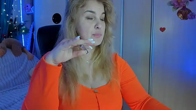 CoraSwon online show from February 3, 2026, 7:30 pm