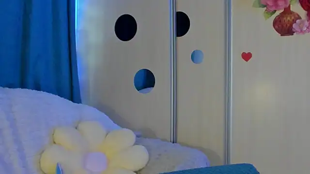 CoraSwon online show from September 24, 2025, 6:20 am