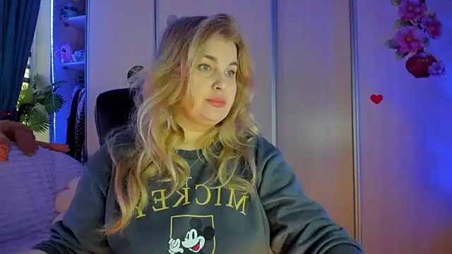 CoraSwon online show from February 9, 2026, 7:06 am