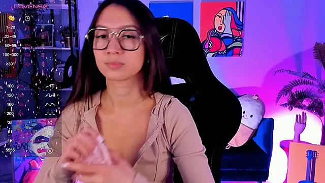 LanaBaker online show from November 3, 2025, 2:50 am