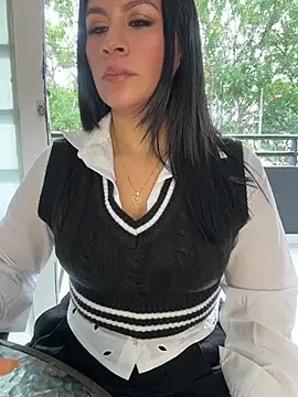 Snapshot of Sofia_Convers chatting on May 28, 2026, 12:44 pm Sofia Convers online show from May 28, 2026, 12:44 pm