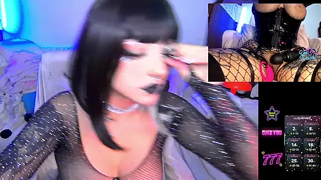 HollyDominic online show from June 27, 2026, 11:38 am