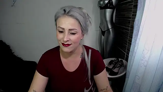Emma Rizzoo online show from May 5, 2026, 8:12 pm