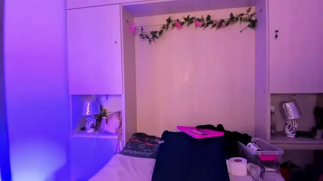 CANDYGABYY online show from August 4, 2026, 8:13 pm