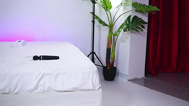 NatyDesiree online show from October 9, 2025, 8:59 am