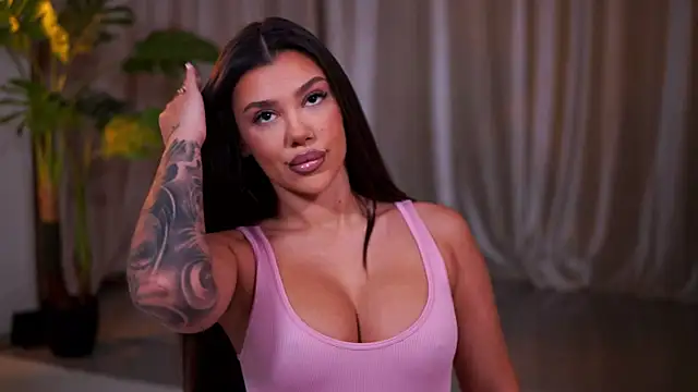 NatyDesiree online show from May 26, 2026, 7:23 pm