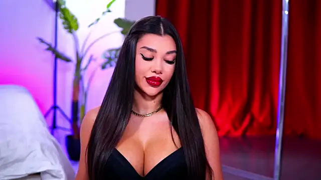 NatyDesiree online show from November 1, 2025, 10:20 am