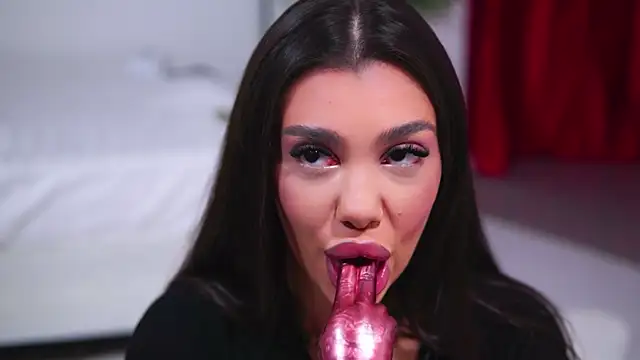 NatyDesiree online show from October 5, 2025, 9:22 am