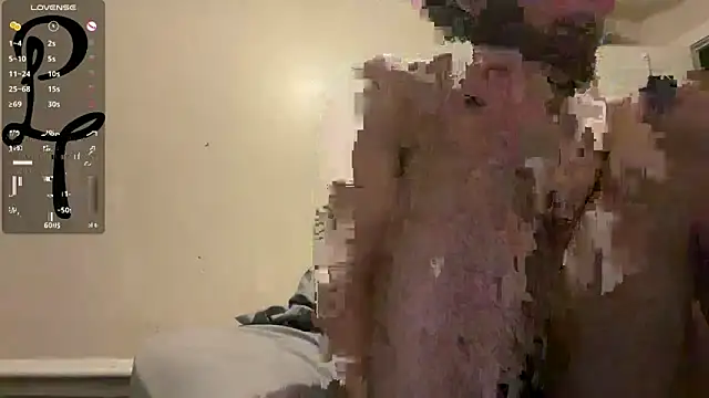 pantslesstraveler plt online show from November 3, 2025, 12:16 am