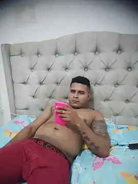 SaucyAffair0 online show from December 3, 2025, 12:55 am