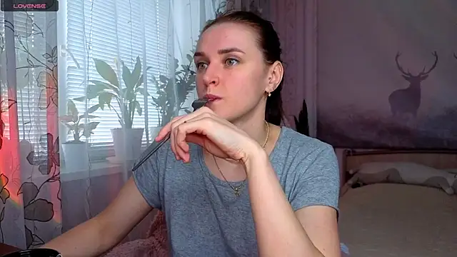 Bella  Swoon online show from May 12, 2026, 5:26 am