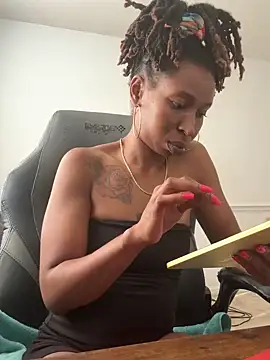 LeyaHoneybuns online show from October 20, 2025, 3:12 pm