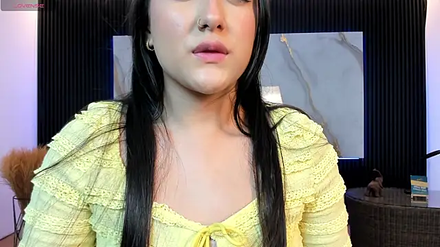 paulina sweett  online show from October 22, 2025, 7:24 pm