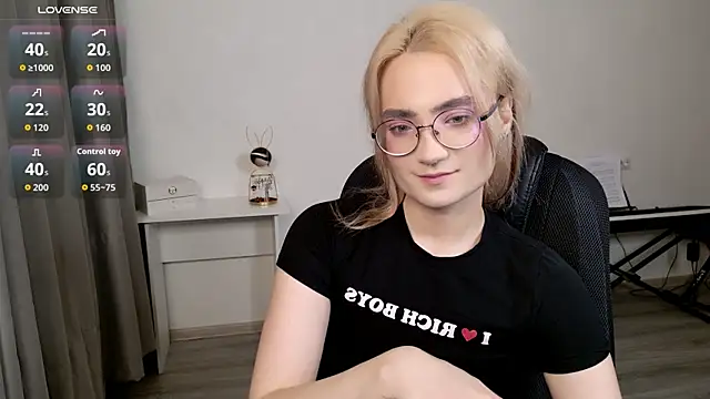 CuteYukiKun online show from February 23, 2026, 10:54 pm