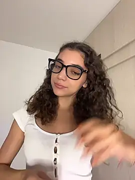 Snapshot of uniquerossie chatting on February 9, 2026, 7:06 am uniquerossie online show from February 9, 2026, 7:06 am